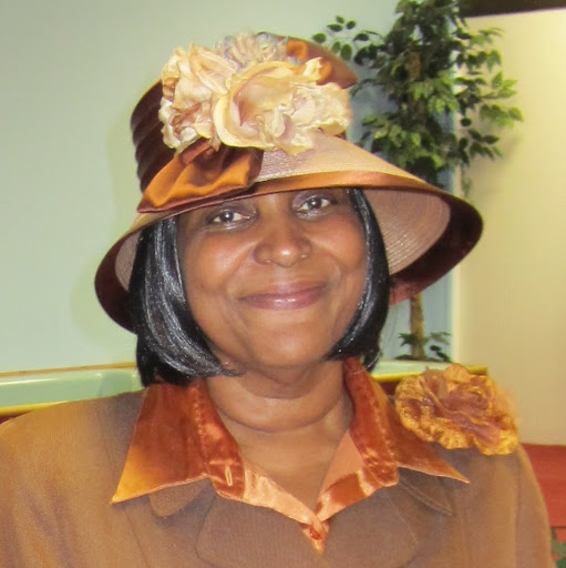 Sandra Roach Photo 16