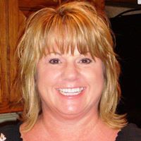 Tracy Reynolds Photo 31