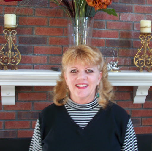 Sandra Hall Photo 30