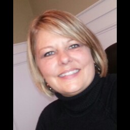 Belinda Thompson Photo 28