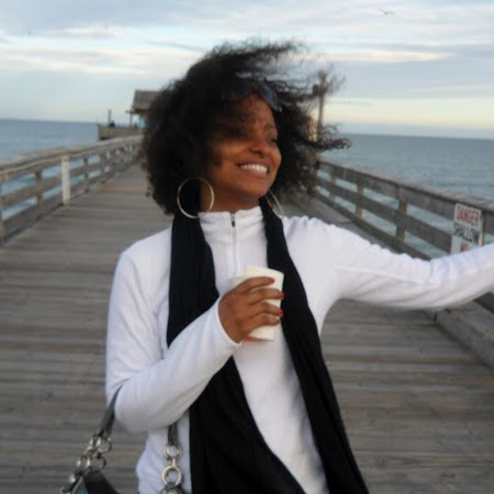 Michelle Thompson Photo 13