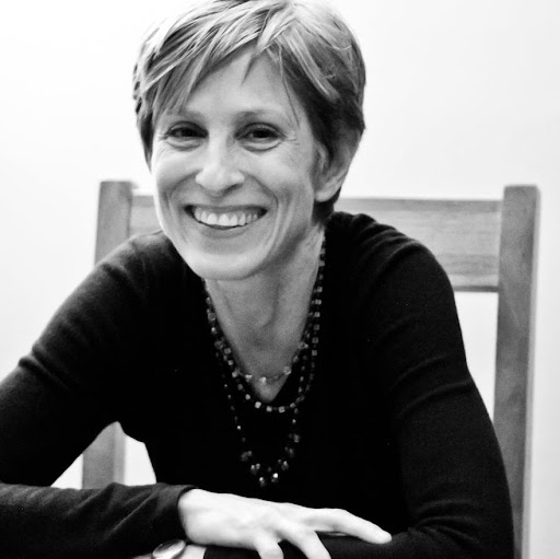 Lisa Dillman Photo 9