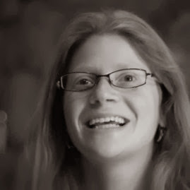 Anna Schneider Photo 31