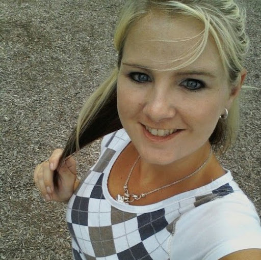 Jennifer Hollowell Photo 3