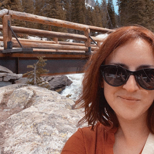 Elizabeth Laughlin Photo 15