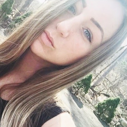 Brittany Lyons Photo 18