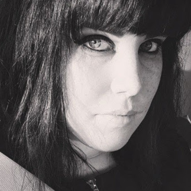 Kelly Lambert Photo 19