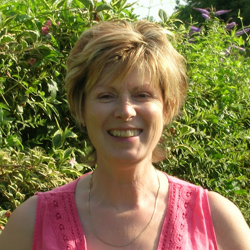 Elaine Barnes Photo 40