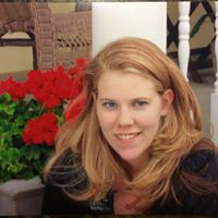 Julie Bergmann Photo 28