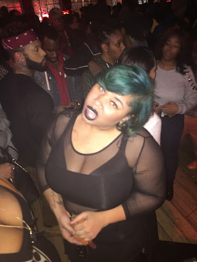 Victoria Gray Photo 28