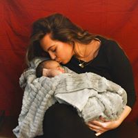 Stephanie Hahn Photo 34