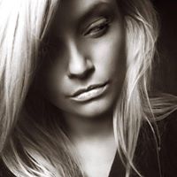 Renee Humphries Photo 19