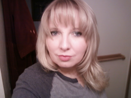 Michelle Lewis Photo 32