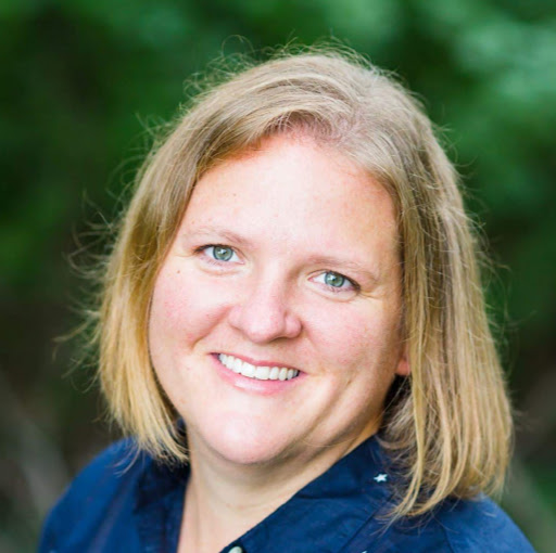 Elizabeth Davies Photo 35