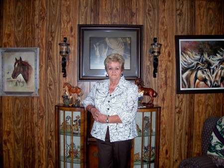 Lynda Davis Photo 16