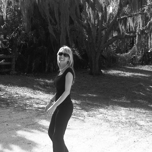 Julia Scott Photo 42