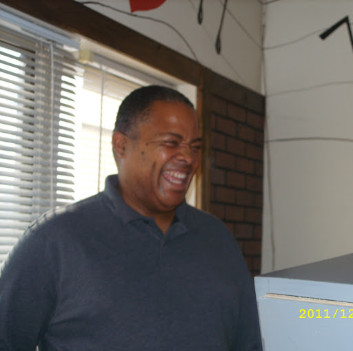 Reggie Howell Photo 34