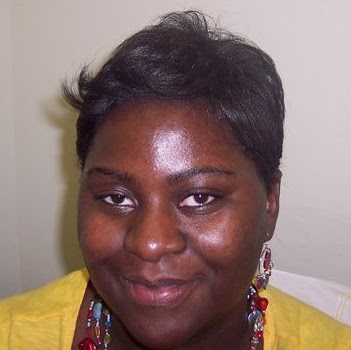Ashley Holmes Photo 21