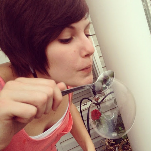 Julia Burrows Photo 24