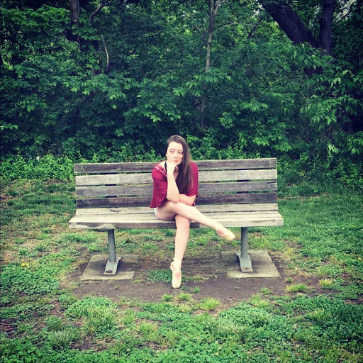 Julia Snyder Photo 28