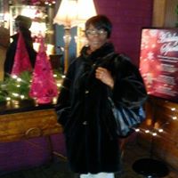 Mae Martin Photo 25