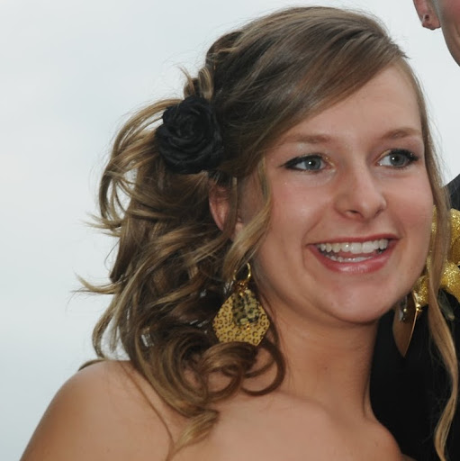 Kristen Gallagher Photo 23