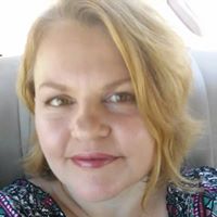 Amy Larson Photo 38