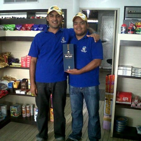 Miguel Colmenares Photo 28