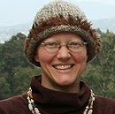 Julie Stiles Photo 18