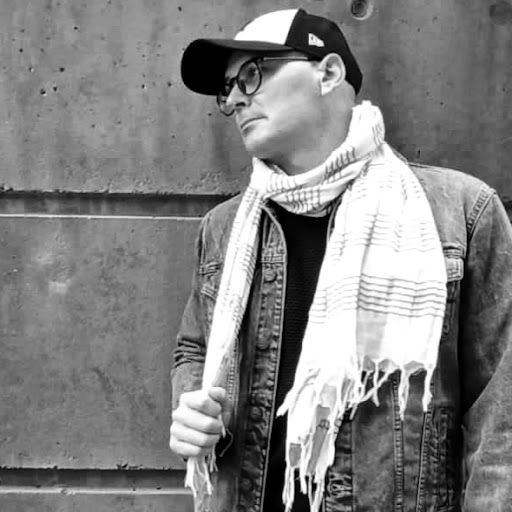 Enrique Perez Photo 36