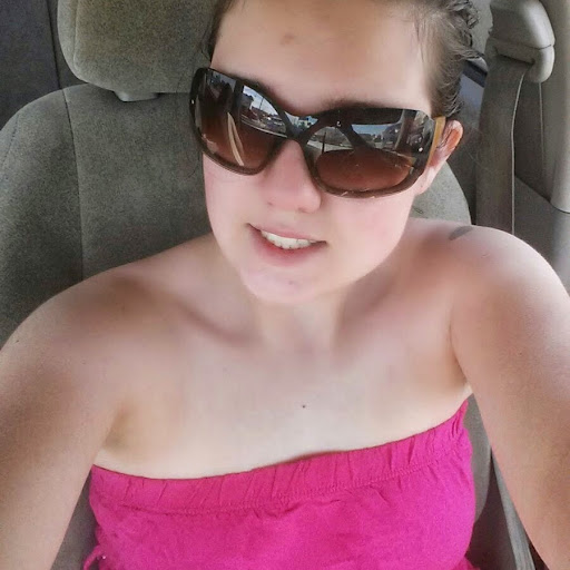 Kayla Clements Photo 2