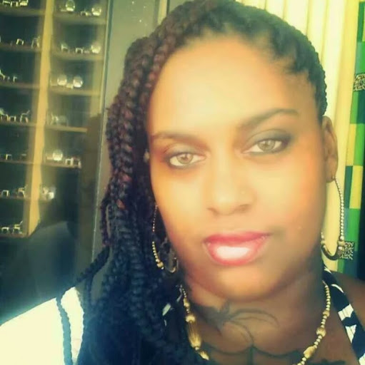 Yolanda Jones Photo 10