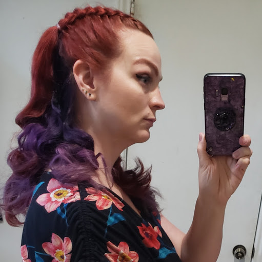 Violet Howell Photo 6