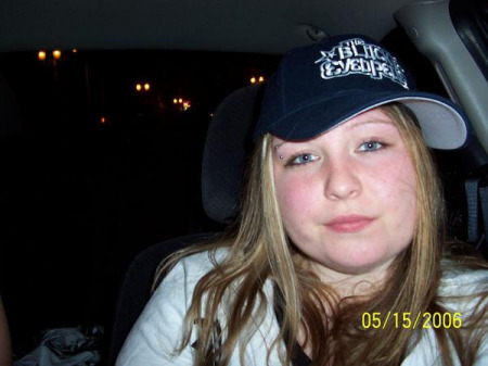 Brandy Rowe Photo 6
