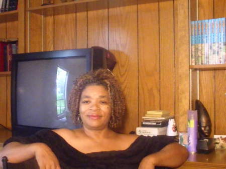 Vickie Mitchell Photo 33