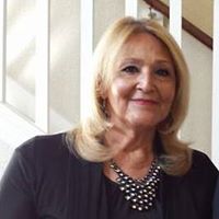 Gloria Daniel Photo 37
