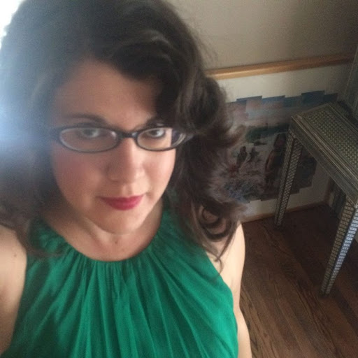 Laura Yates Photo 21
