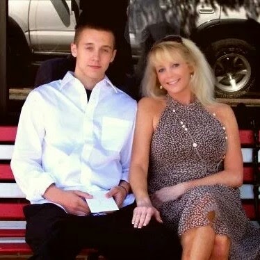 Kelly Hogue Photo 15