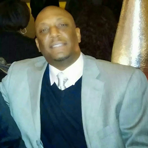 Jeffrey Pugh Photo 6
