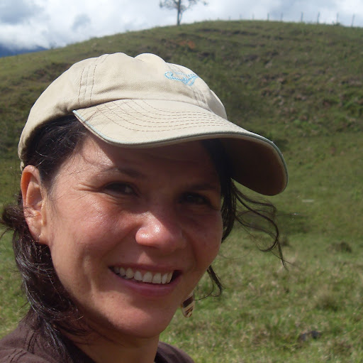Claudia Martinez Photo 29