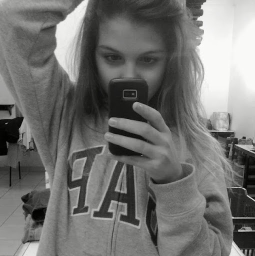 Stephanie Dory Photo 17