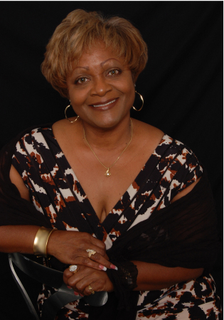 Pamela Robinson Photo 38
