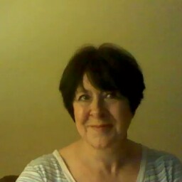 Julia Hunter Photo 36