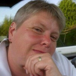 Debbie Higgins Photo 14