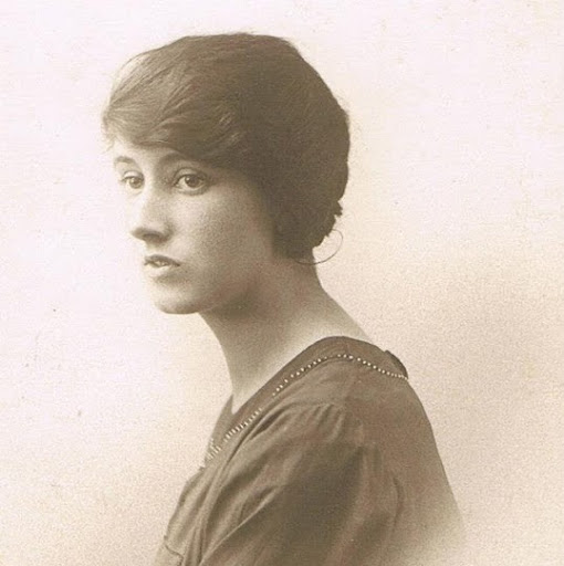 Elizabeth Connell Photo 23