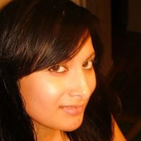 Julia Banks Photo 8