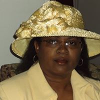 Mae Mills Photo 19