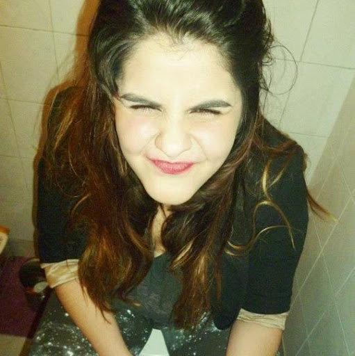 Evelyn Fernandez Photo 16
