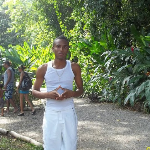 Edward Carter Photo 38