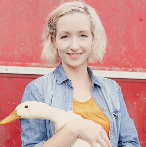 Rachel Rowe Photo 33